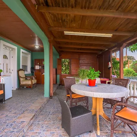 בית נופש Eva's House *