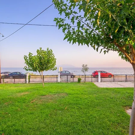 בית נופש Eva's House Dikella