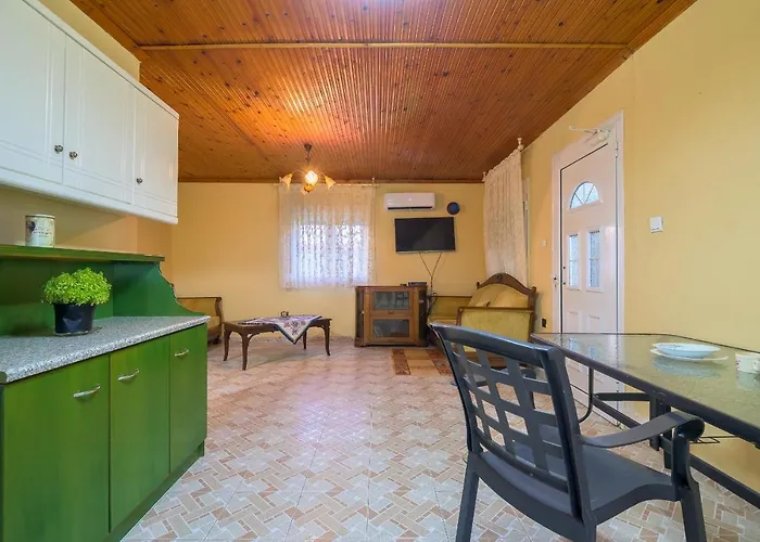 בית נופש Eva's House Dikella